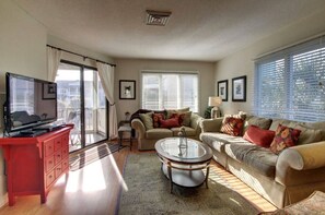 Living Area, 201 A Port O Call