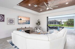 Smart TV and Pocket Sliders Invite You to a Great Indoor/Outdoor Living