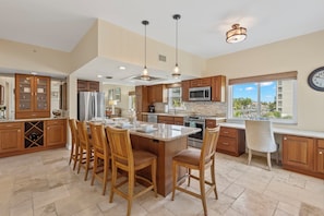 Kitchen Area | Dining Table