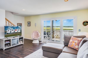Take in astonishing Channel Views, right from the sofa.
