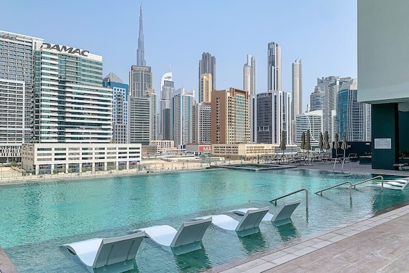 Pool w/ Burj Khalifa Views