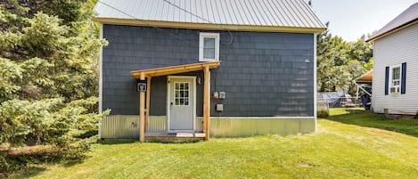 Ontonagon Vacation Rental | 2BR | 1BA | 950 Sq Ft | Stairs Required for Access