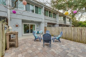 Patio | Private Courtyard | Fire Pit