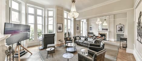 Luxury holiday home in central London (Mayfair district)