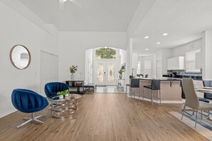 Spacious open-concept entryway.