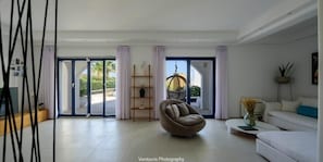Beautiful Santorini Villa | 3 Bedrooms | Villa Phos | Private Pool & Lovely Sea View | Exo Gialos