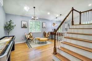 Family Room | Shuffleboard | Free WiFi