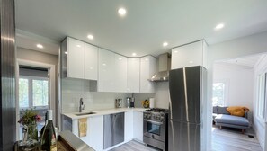 Rideau Lakes Vacation Cottage Rental Kitchen