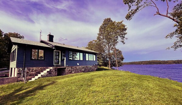 Rideau Lakes Vacation Cottage Rental House Front