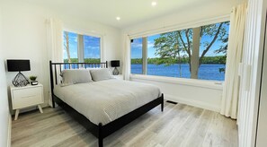 Rideau Lakes Vacation Cottage Rental Primary Bedroom