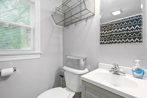 Bathroom with Tub/Shower Combo