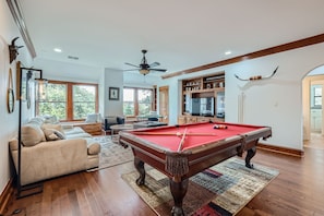Upstairs Game/Family Room with Billards, Poker Table, and TV.