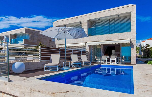 pool