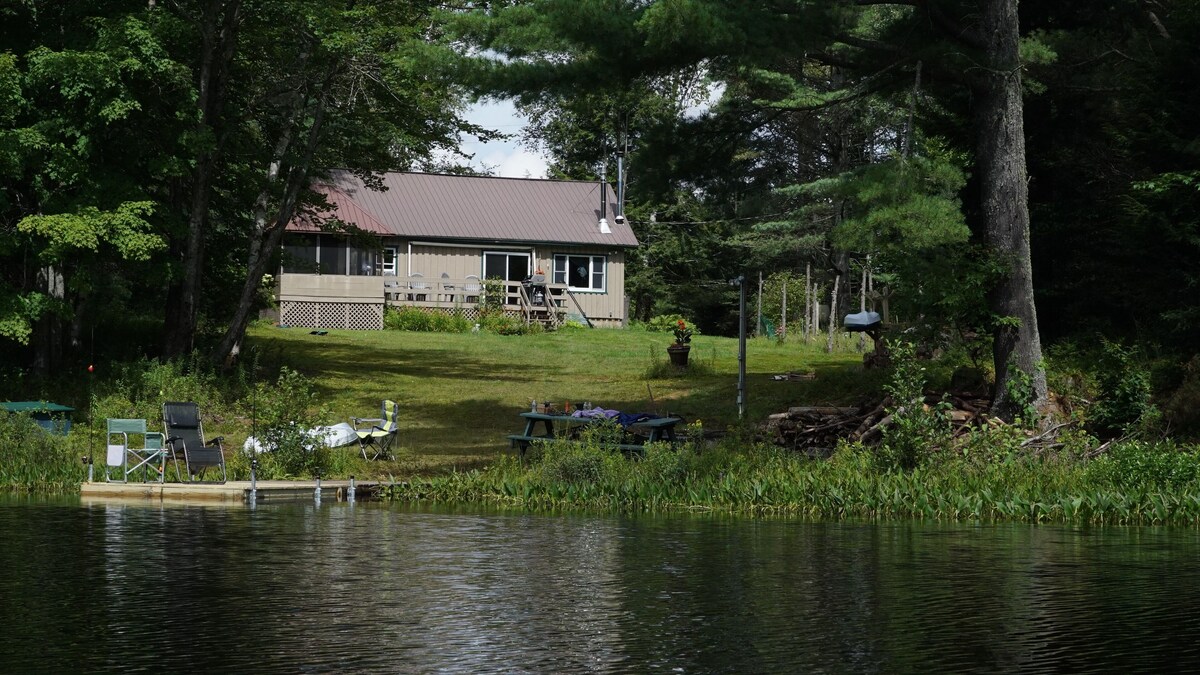 Cozy waterfront house on Lake Clear Outlet – In the heart of the Adirondacks