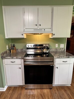 Kitchen stove 