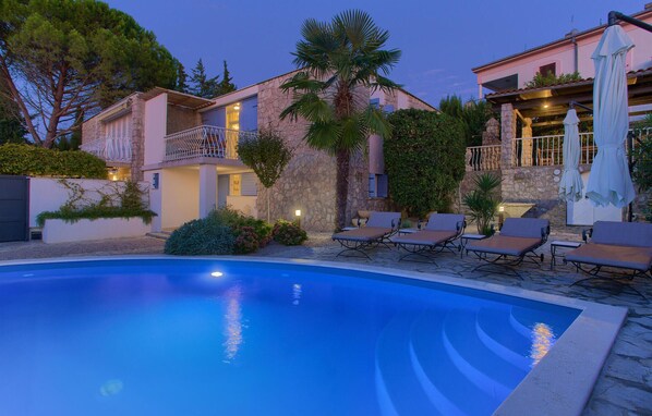 pool
