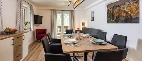 Ferienwohnung Hoher Göll, 71 m² 1-6 Pers., 2 SZ, Balkon-Wohnraum