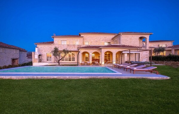 pool