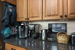 Coffee lovers are in luck as this rental provides coffee. There are also cute cafes a short drive away.