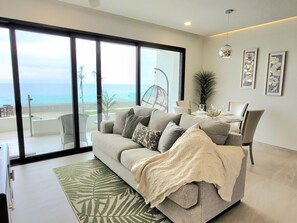 Living room - A few steps from the Pool with best ocean view