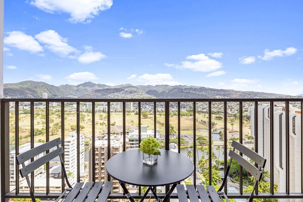 Balcony with beautiful mountain views!