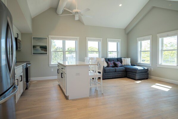 Studio with murphy bed and sleep sofa