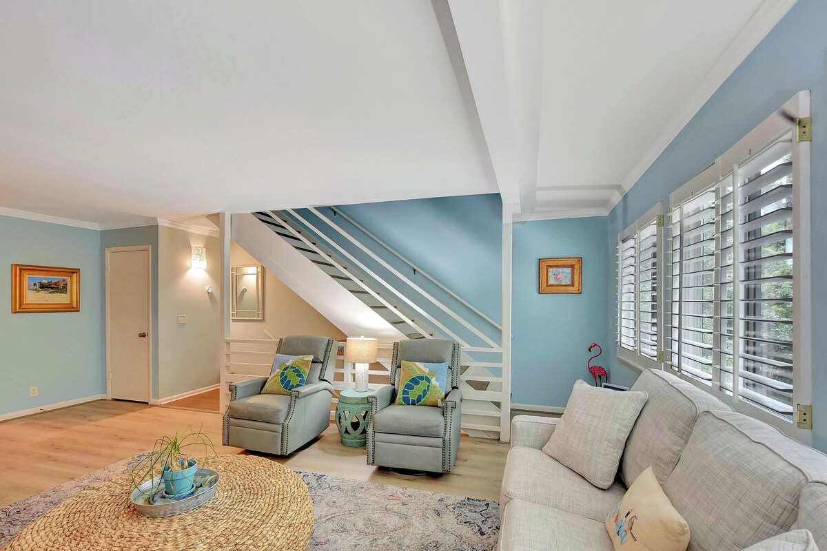 Old Bay Hideaway -3 bed/2.5 bath gorgeously decorated