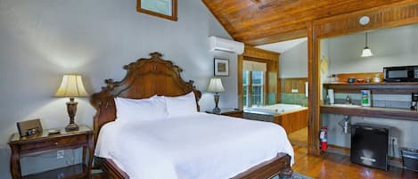 The Rockin Boots cottage features a king size bed.