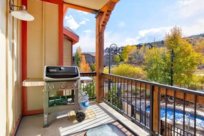 Vacation Rentals in Park City at Bear Hollow Lodges 1304: Private balcony with BBQ grill