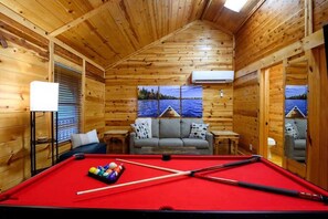 Spielezimmer