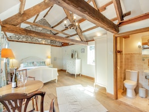 Double bedroom | The Chapel - Dan Y Graig, Crickhowell