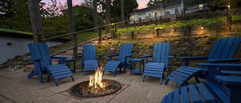 Make awsome memories by an awesome fire pit! 
