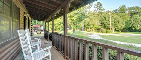 Kilgore Vacation Rental | 1BR | 1BA | 900 Sq Ft | Gravel Path Required to Access