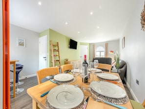 Living room/dining room | The Haven, Milford Haven