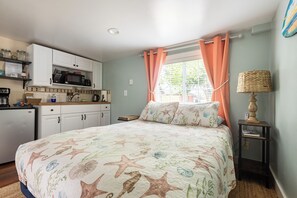 Queen lift bed