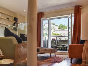 Living room | The Salt Box, Dartmouth