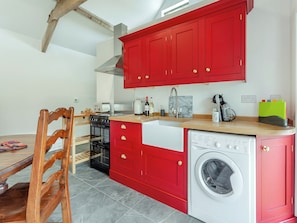 Kitchen area | The Stables - Hazlecote Farm Cottages, Tetbury