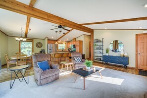 Living Room | Smart TV | Central A/C