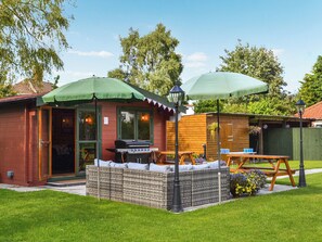 Outdoor area | Ivy Cottage, Marshchapel, near Cleethorpes