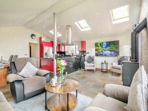 Open plan living space | Crynant Countryside Retreat, Crynant, near Neath