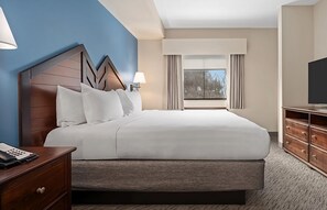 Unit with 1 King size bed. Exact unit will be assigned upon arrival. Views, colors and decor may vary.