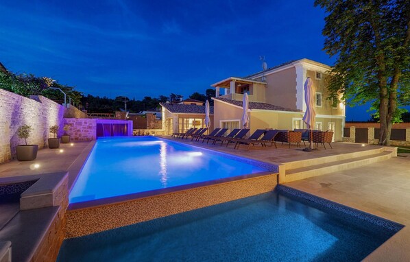 pool
