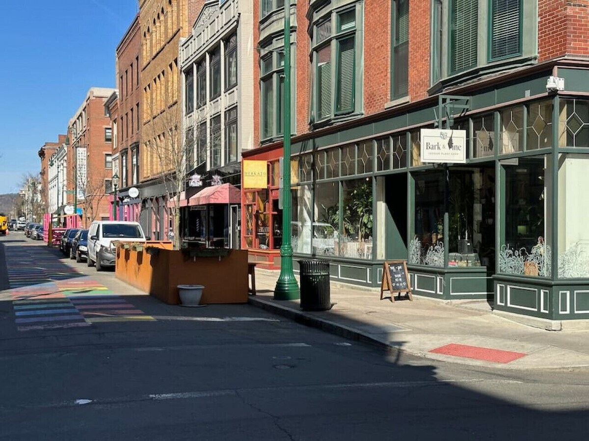 Beautiful Downtown New Haven Retreat