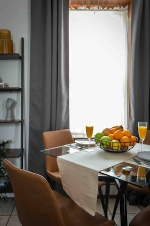 Your Yale haven awaits! Start your day with complimentary coffee & feel right at home in our cozy retreat.