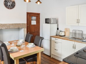 Kitchen/diner | Cozy Cow Cottage, Belford