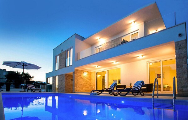 pool