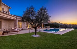 pool