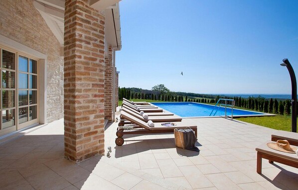 pool