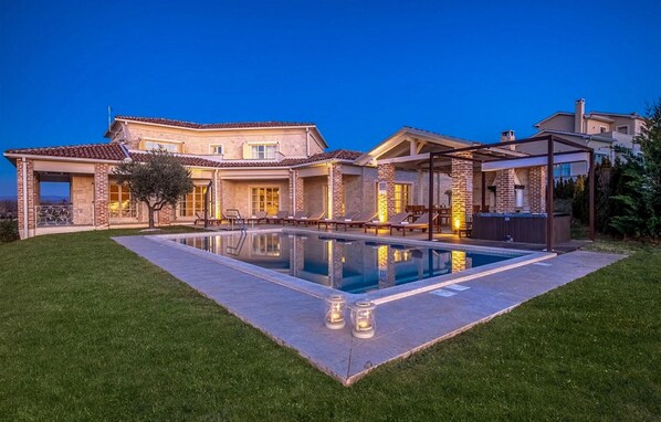 pool