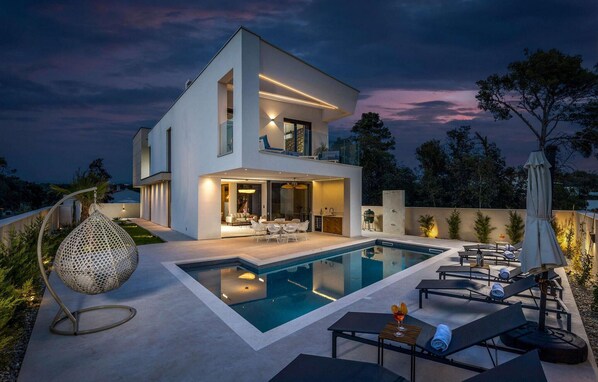 pool